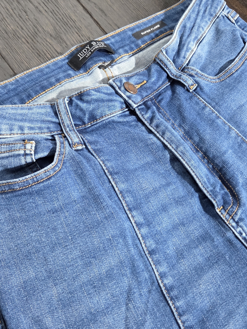 Judy Blue Women's Stretch Denim Jeans Super Flare Legs 13/31 Rough Hem - Picture 3 of 13